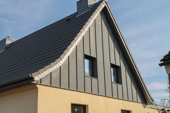 Dachdeckerei Waldeck in Schleswig Leistungen moderne Fassaden 01